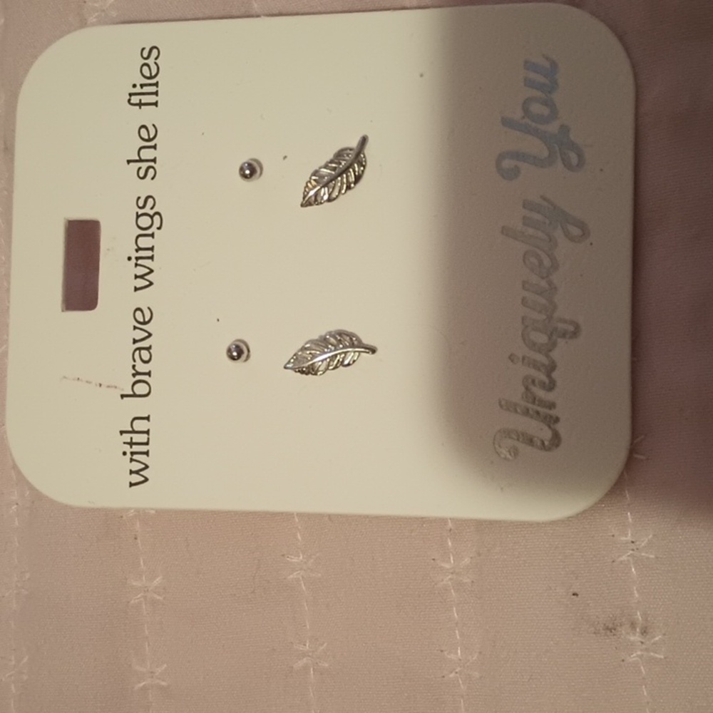 Earring set - Picture 2 of 4